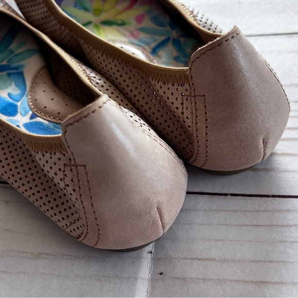 Born Women’s Julienne Ballet Flats in Tan size 7M - Picture 5 of 7